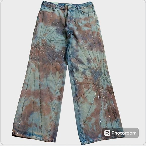 We The Free Mid-Rise Loose Straight Jeans Washed tie-dye Embellished NWT sz 27 - Picture 4 of 16